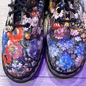 VTG Floral Dr. Martens